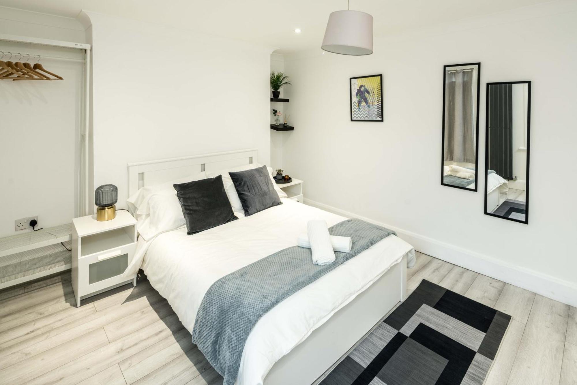 Modern 2br Flat - 7 Min To Whitechapel Station Apartment